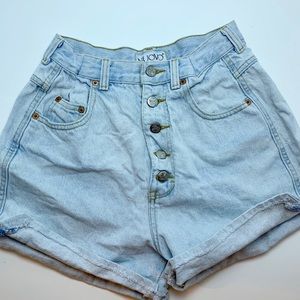 Vintage high waisted “mom” jean shorts
